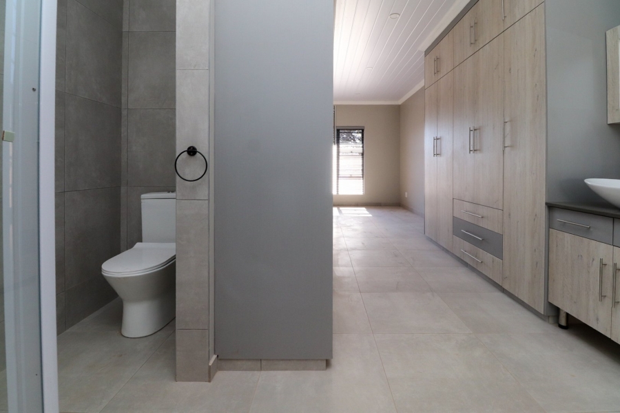 To Let 3 Bedroom Property for Rent in Flamwood North West